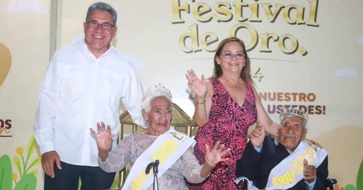 Pareja de abuelos centenarios es coronada en festival de longevidad en México